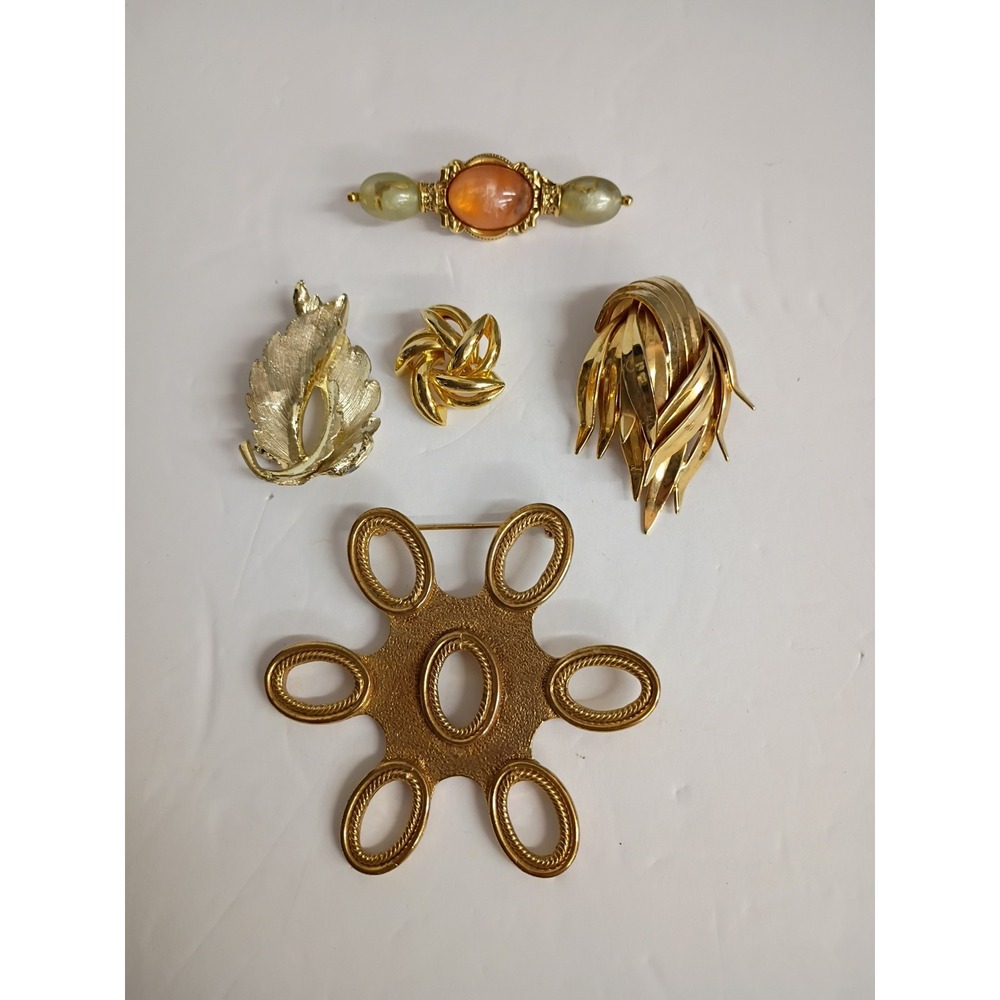 Vintage Lot of 5 Brooches Pins Scarf Lapel Bag Backpack Purse Lanyard Gold Tone